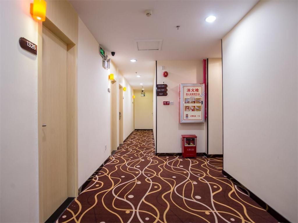 Готель 7 Days Premium Jiangmen Diwang Plaza Branch Екстер'єр фото